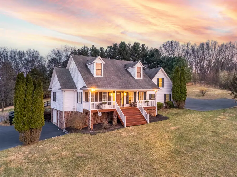 173 Eastwood Dr, Staunton, VA 24401 - #2