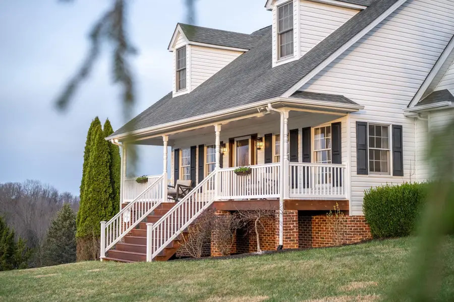 173 Eastwood Dr, Staunton, VA 24401 - #3