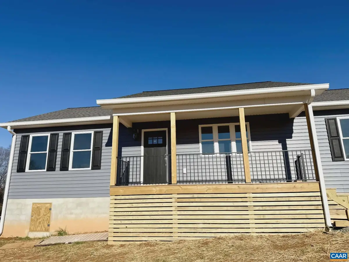 140 Dogwood Hts, Scottsville, VA 24590 - #1