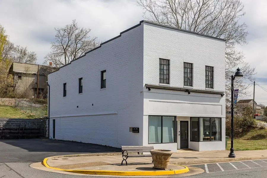 442 First St, Shenandoah, VA 22849 - #2