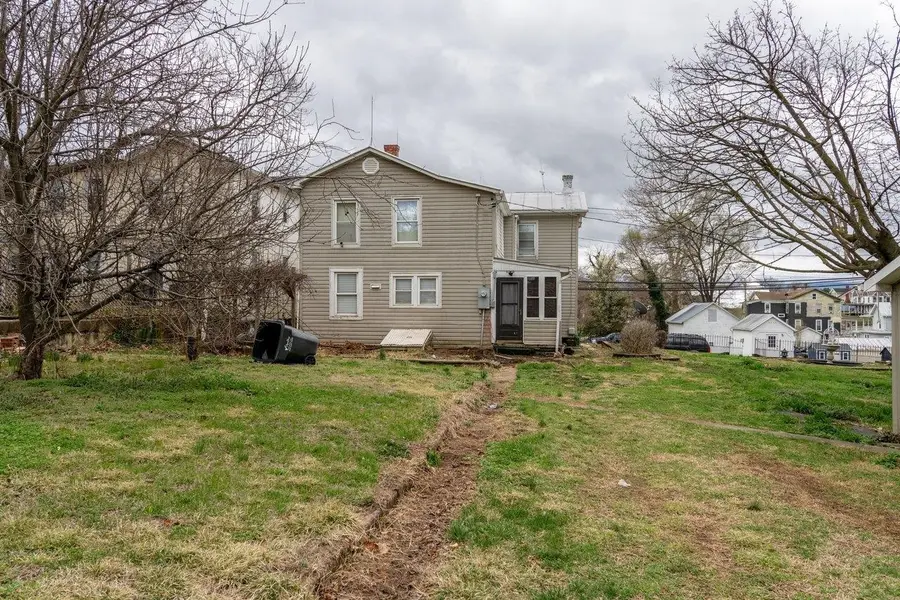 309 Virginia Ave, Shenandoah, VA 22849 - #2