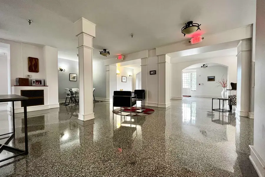 100 Village Dr, Staunton, VA 24401 - #3