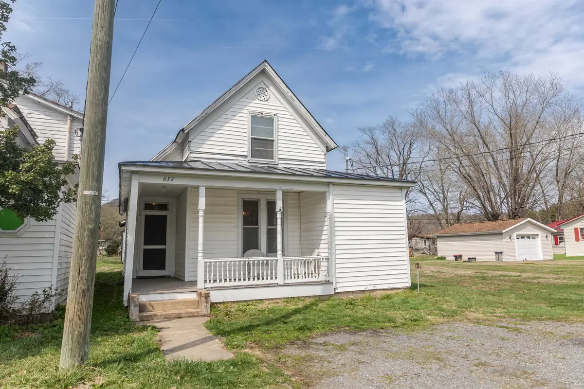 632 Mcculloch St, Glasgow, VA 24555 - #1