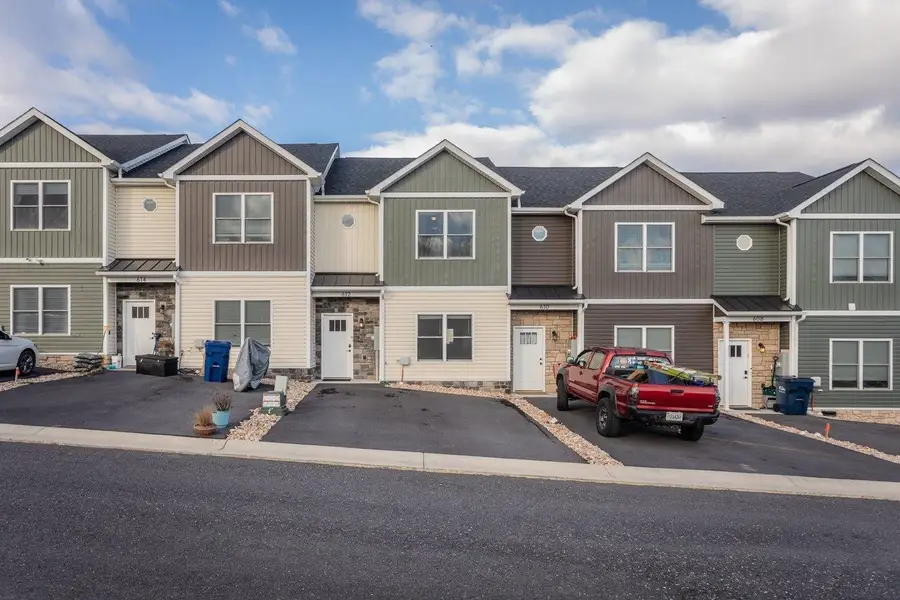 612 Zephyr Dr, Harrisonburg, VA 22801 - #2