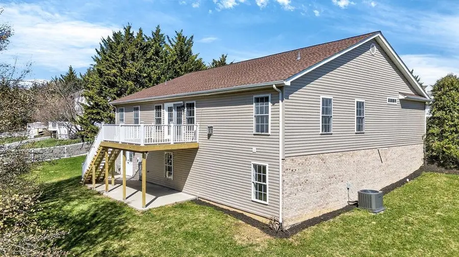 70 Windsor Dr, Fishersville, VA 22939 - #2