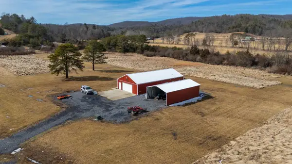 493 Railroad Ave, Craigsville, VA 24430