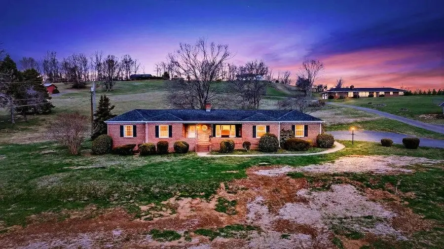 11 Avalon Ln, Lexington, VA 24450 - #3