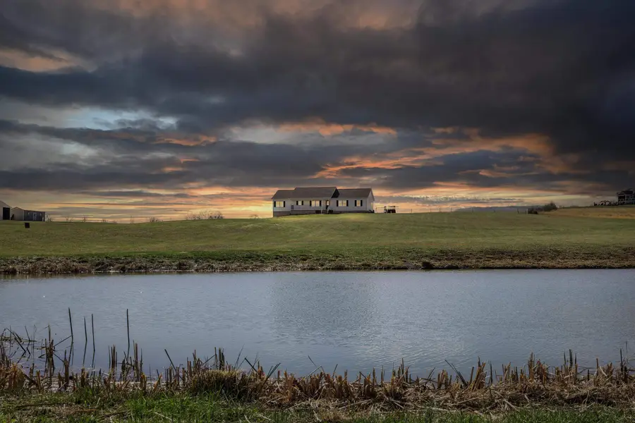 810 Rockfish Rd, Waynesboro, VA 22980 - #2