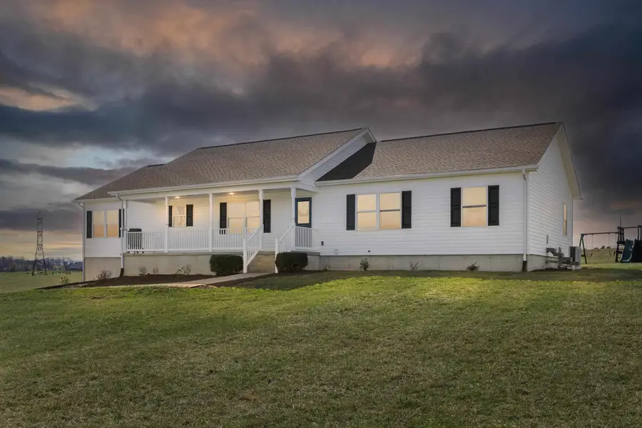 810 Rockfish Rd, Waynesboro, VA 22980 - #3