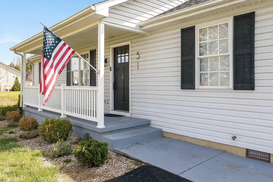 51 Falcon Ln, Weyers Cave, VA 24486 - #3