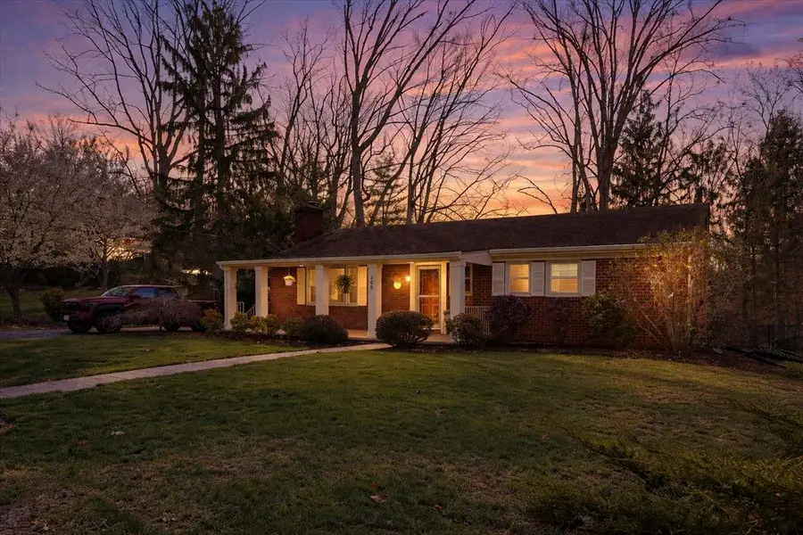 408 Robin St, Staunton, VA 24401 - #2