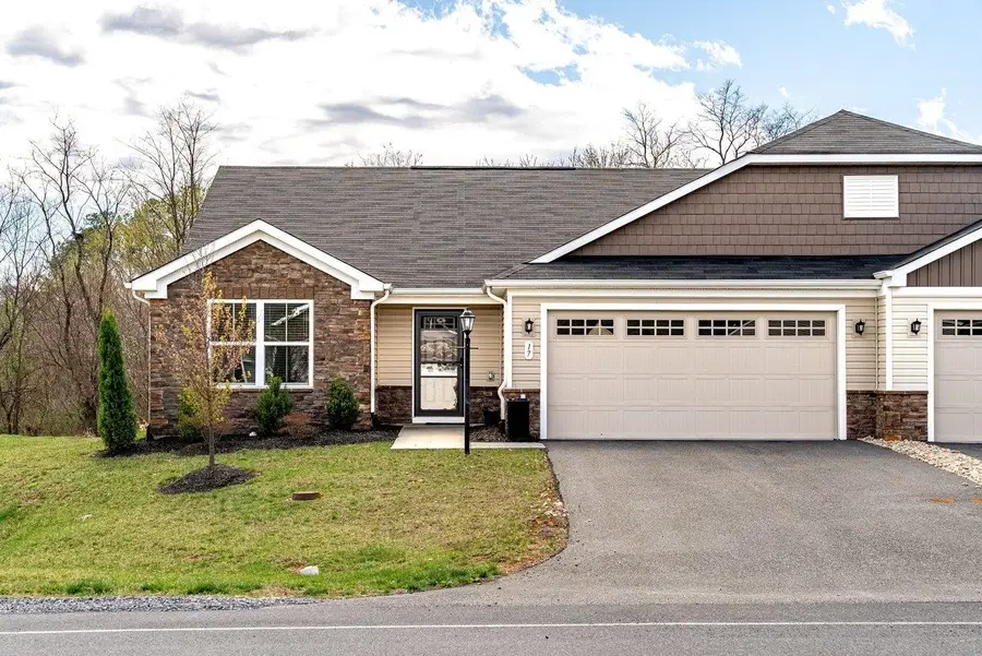 17 South Peak Dr, McGaheysville, VA 22840 - #2