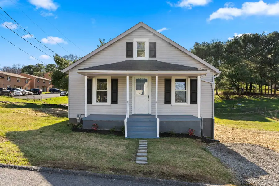14 Mulberry St, Staunton, VA 24401 - #2