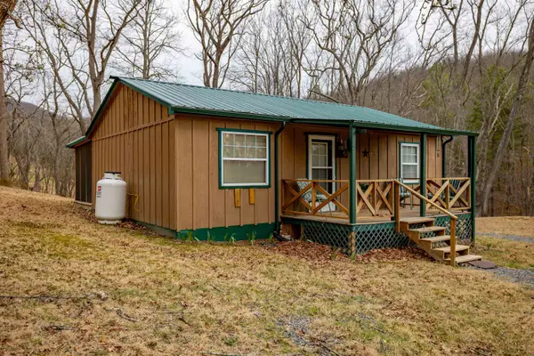49 Mt Top Rd, Mathias, WV 26812