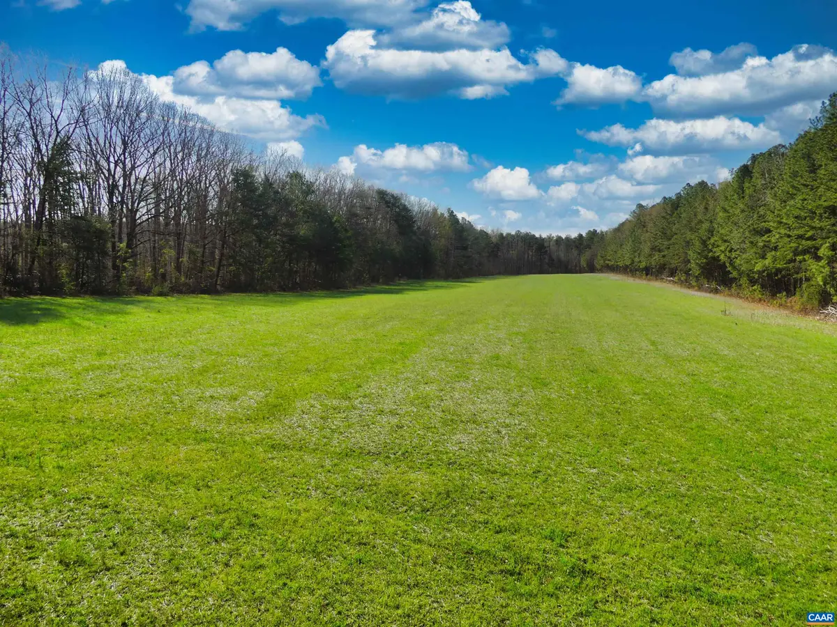 19075 Chilesburg Rd, Beaverdam, VA 23015 - #1