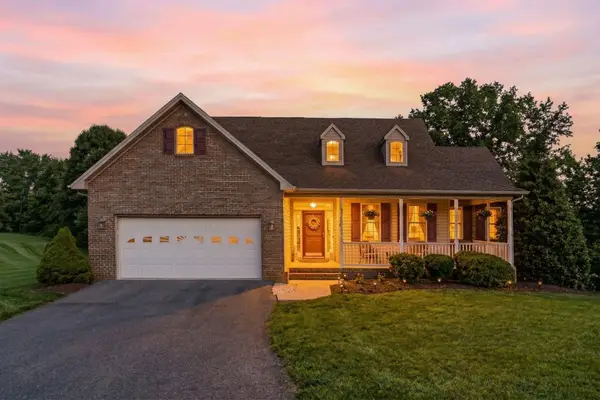 12 Little John Ct, Waynesboro, VA 22980