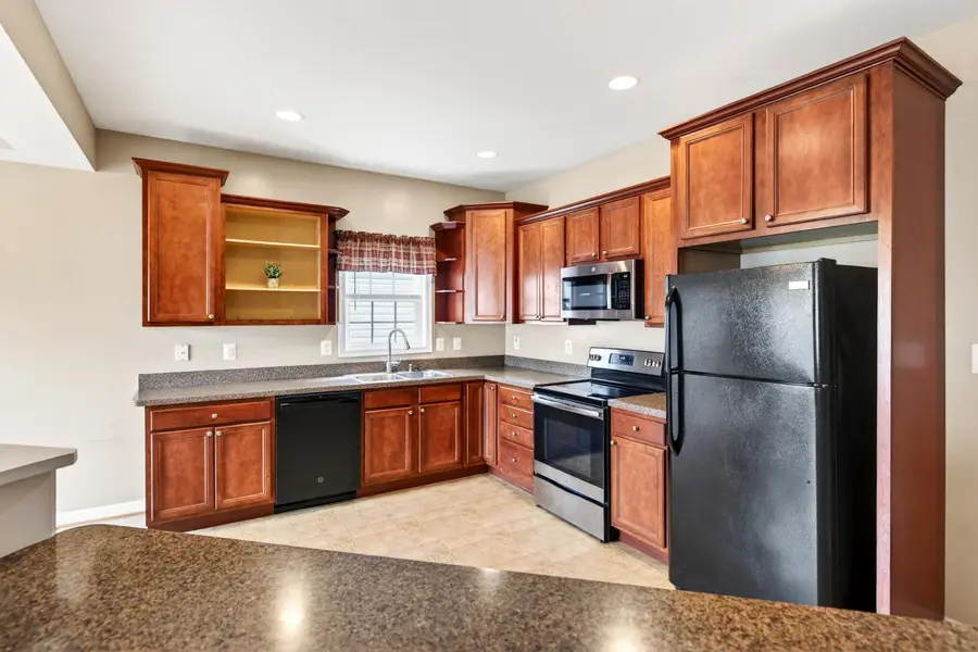 355 Hoover Rd, Woodstock, VA 22664 - #2