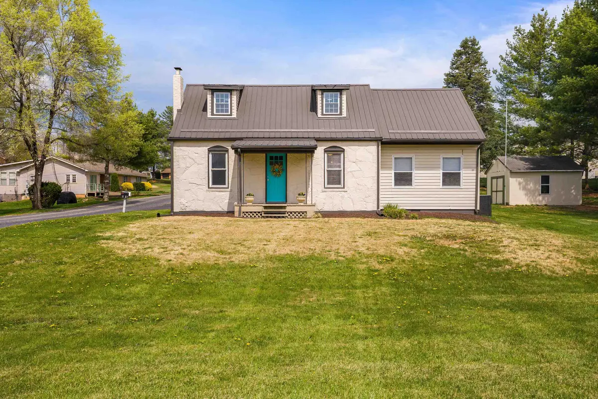 15 Romaine Ln, Stuarts Draft, VA 24477 - #1