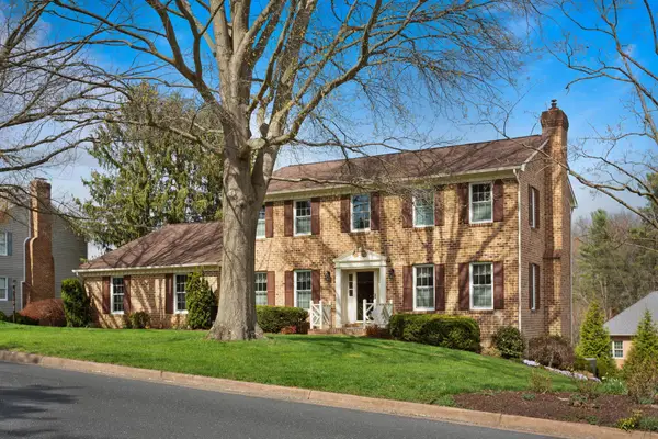 221 Divot Dr, Harrisonburg, VA 22801