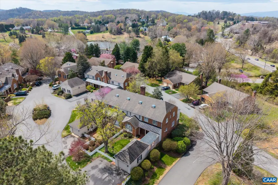 560 Dryden Pl, Charlottesville, VA 22903 - #2