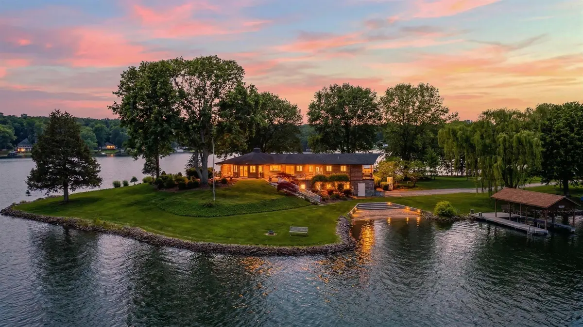 1743 Lakeshore Dr N, Louisa, VA 23093 - #1