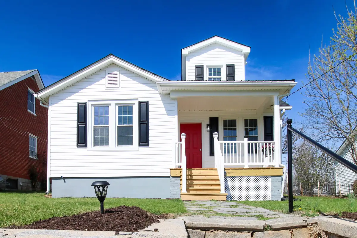 128 Waverley St S, Staunton, VA 24401 - #1