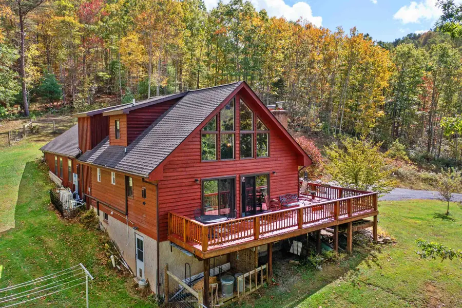 65 Cubbley Rd, Hot Springs, VA 24445 - #2