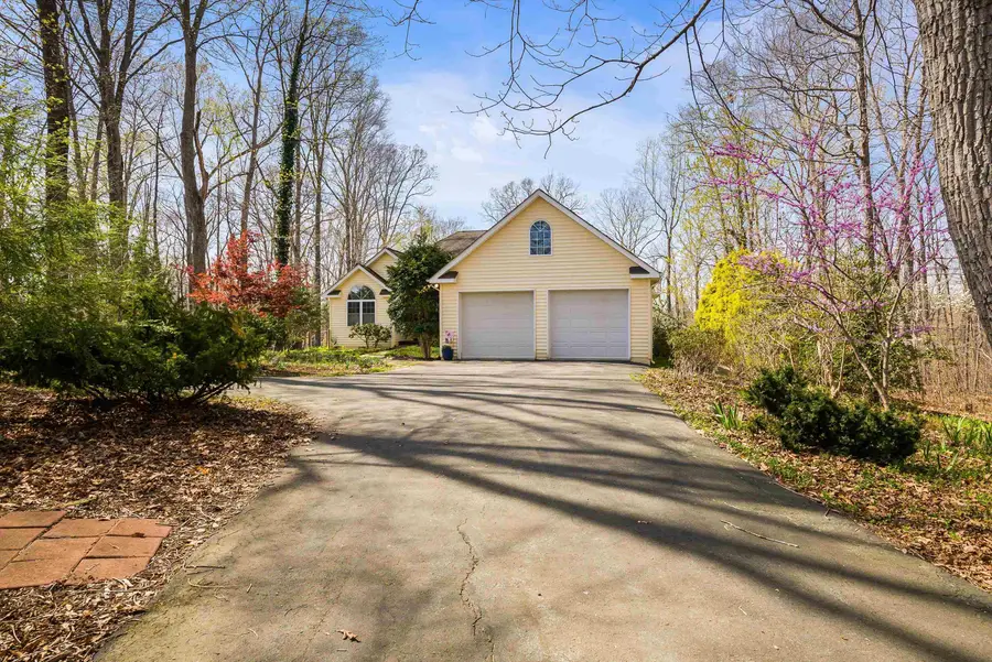 553 Hidden Valleys Rd, Palmyra, VA 22963 - #3