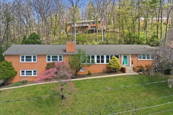 1229 Woodcrest Cir, Harrisonburg, VA 22801