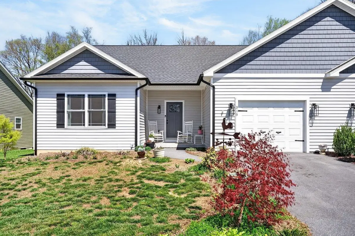 313 Willow Oaks Dr, Elkton, VA 22827 - #1