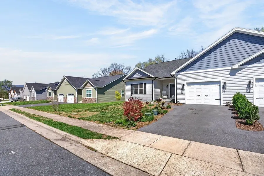 313 Willow Oaks Dr, Elkton, VA 22827 - #2