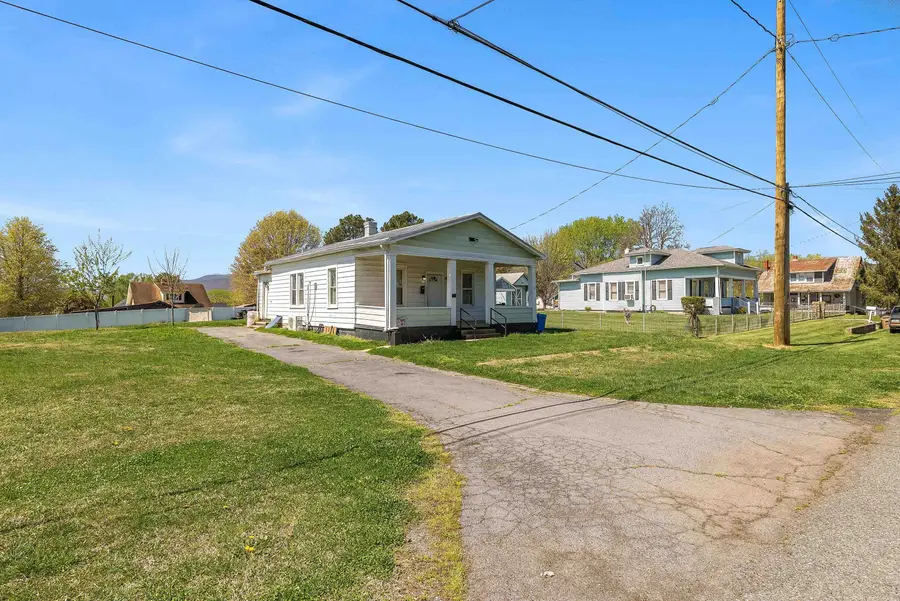 505 Eighth St, Shenandoah, VA 22849 - #3