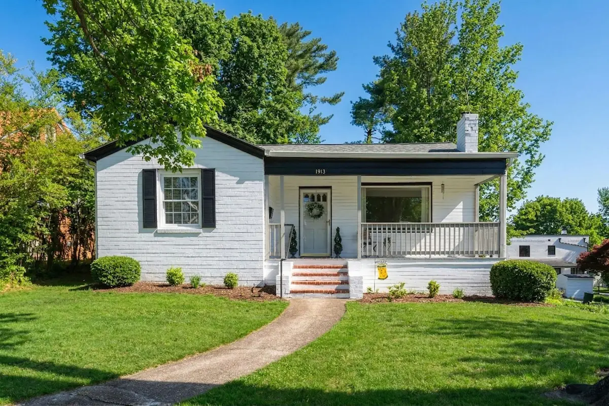 1913 Monticello St, Waynesboro, VA 22980 - #1