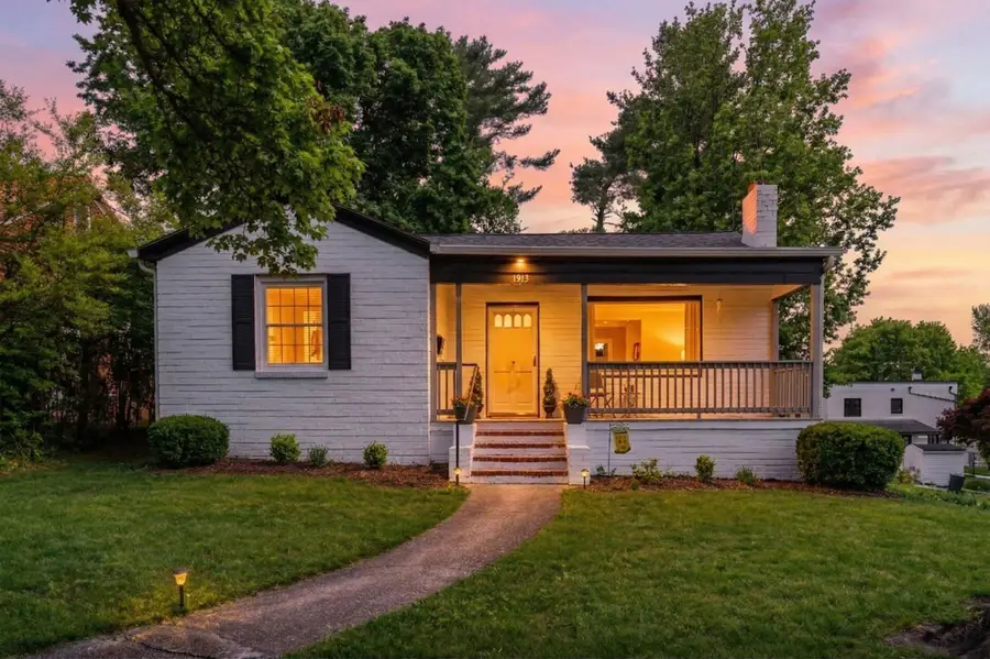 1913 Monticello St, Waynesboro, VA 22980 - #2