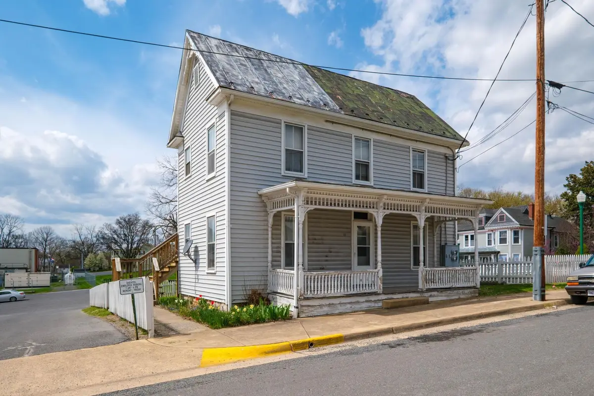 111 Center St, Edinburg, VA 22824 - #1