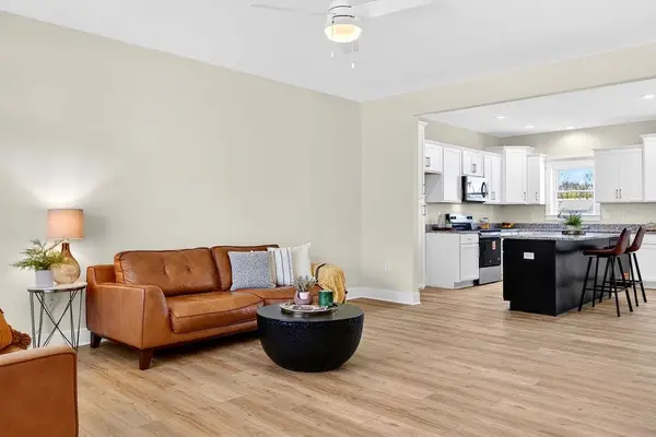 135 Langley Dr, Waynesboro, VA 22980