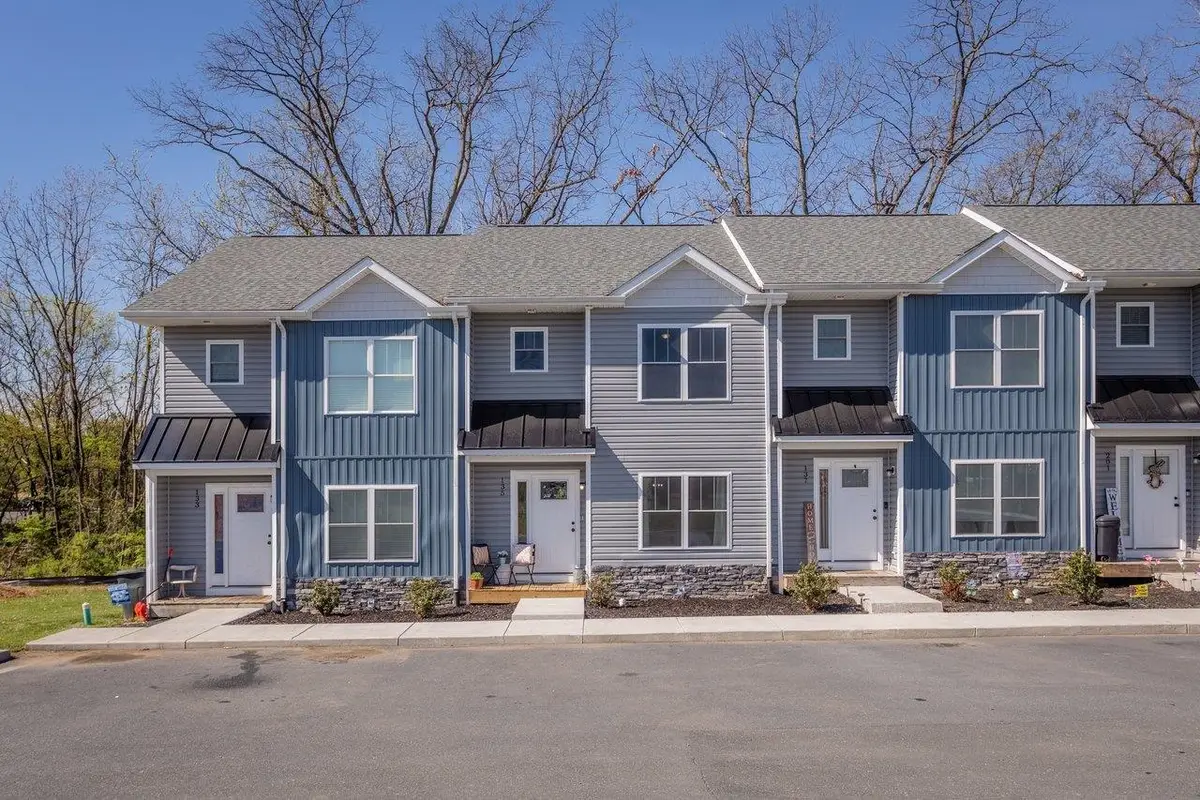 135 Swallow Dr, Elkton, VA 22827 - #1