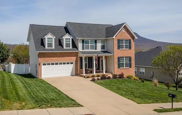 305 Rachel Dr, Penn Laird, VA 22846