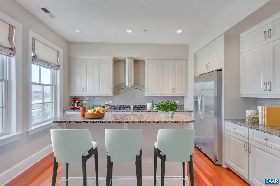 210 10th St Ne, Charlottesville, VA 22902 - #3