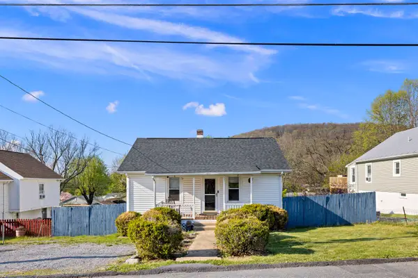 337 Mary Gray Ln, Staunton, VA 24401
