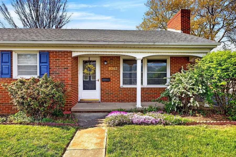 1043 Jefferson Ave, Waynesboro, VA 22980 - #2