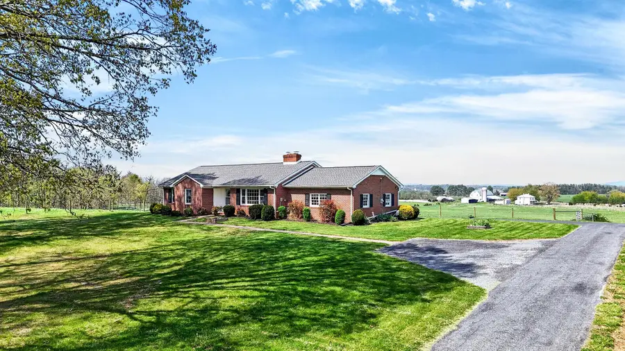 1522 Dam Town Rd, Fort Defiance, VA 24437 - #3