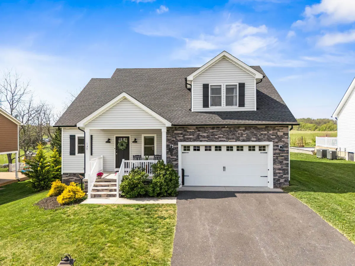 137 Tomasville Dr, Waynesboro, VA 22980 - #1