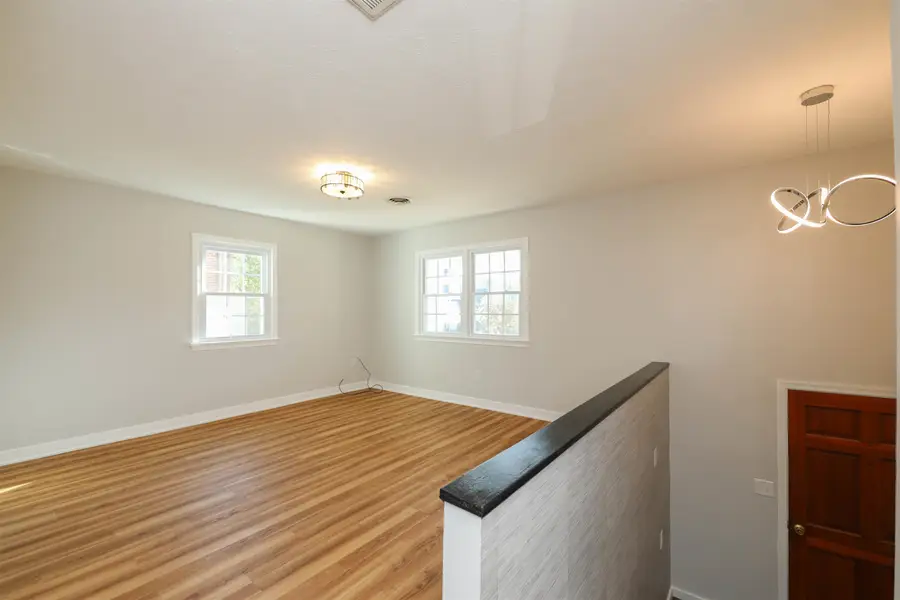 829 Jefferson Ave, Waynesboro, VA 22980 - #2