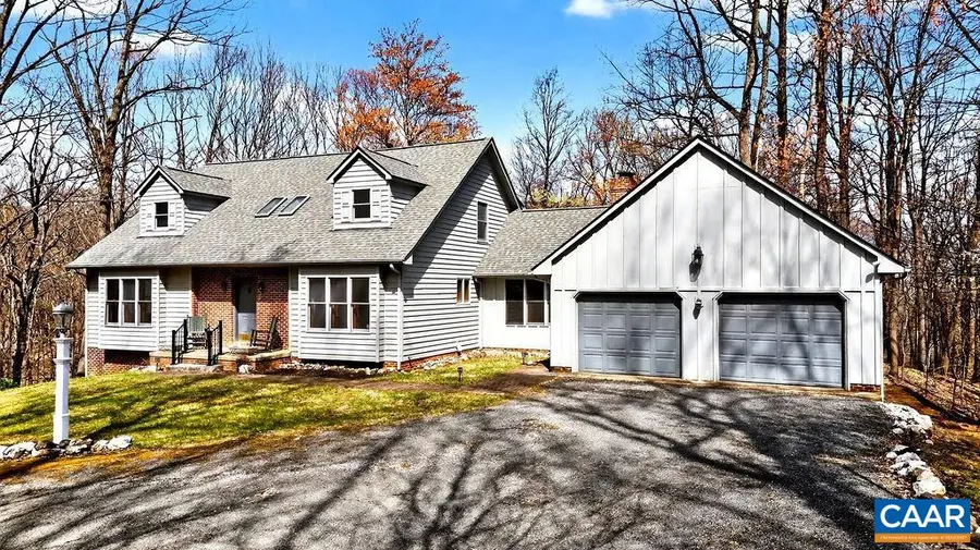 472 Horseshoe Mountain Rd, Roseland, VA 22967 - #2