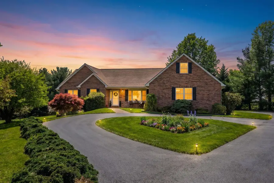 92 Fieldhaven Dr, Staunton, VA 24401 - #2