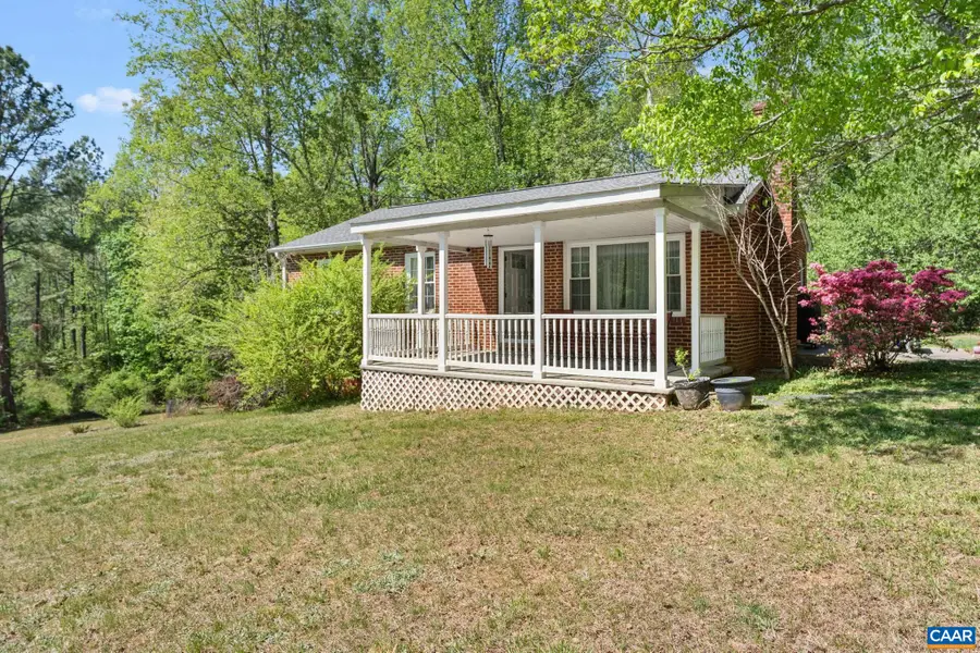 703 Oak Creek Rd, Palmyra, VA 22963 - #2