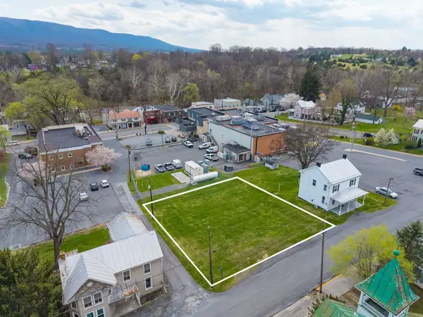 107 High St S, Edinburg, VA 22824