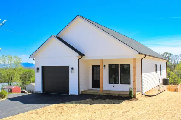 69 Highland Ave, Verona, VA 24482