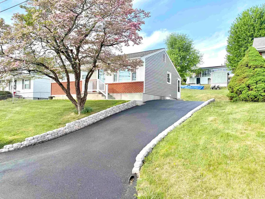 306 Hoover St, Staunton, VA 24401 - #2